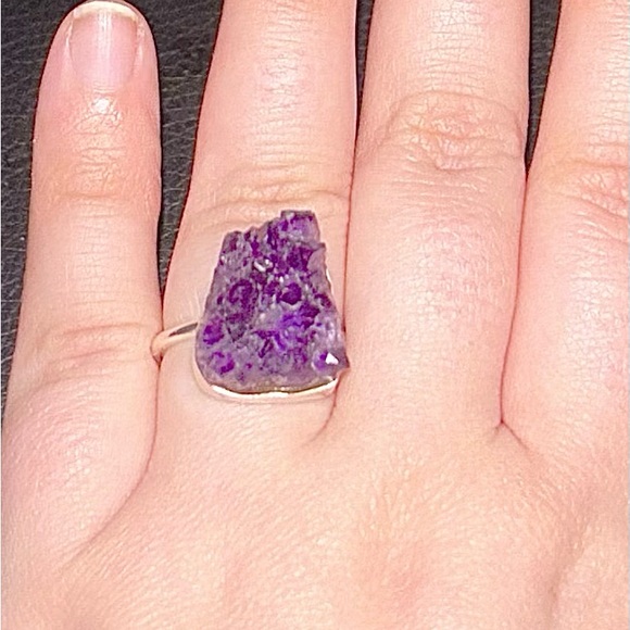 Raw Amethyst Geode Ring - Picture 4 of 9